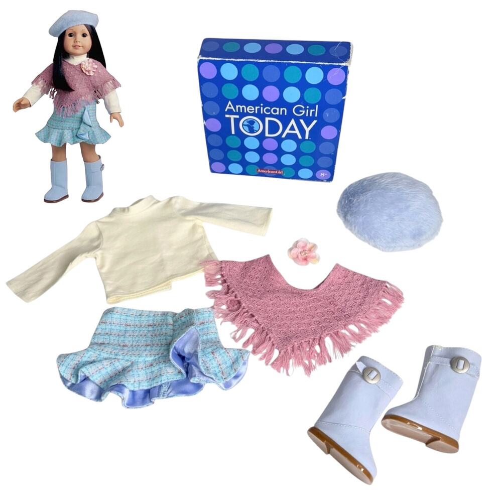 American Girl Sightseeing Outfit T-Shirt Skirt Shawl Flower Corsage Beret Boots
